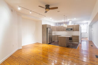 Mariners Court Apartments in Philadelphia, PA - Building Photo - Interior Photo