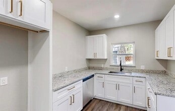 1500 W Collin St in Corsicana, TX - Building Photo - Building Photo
