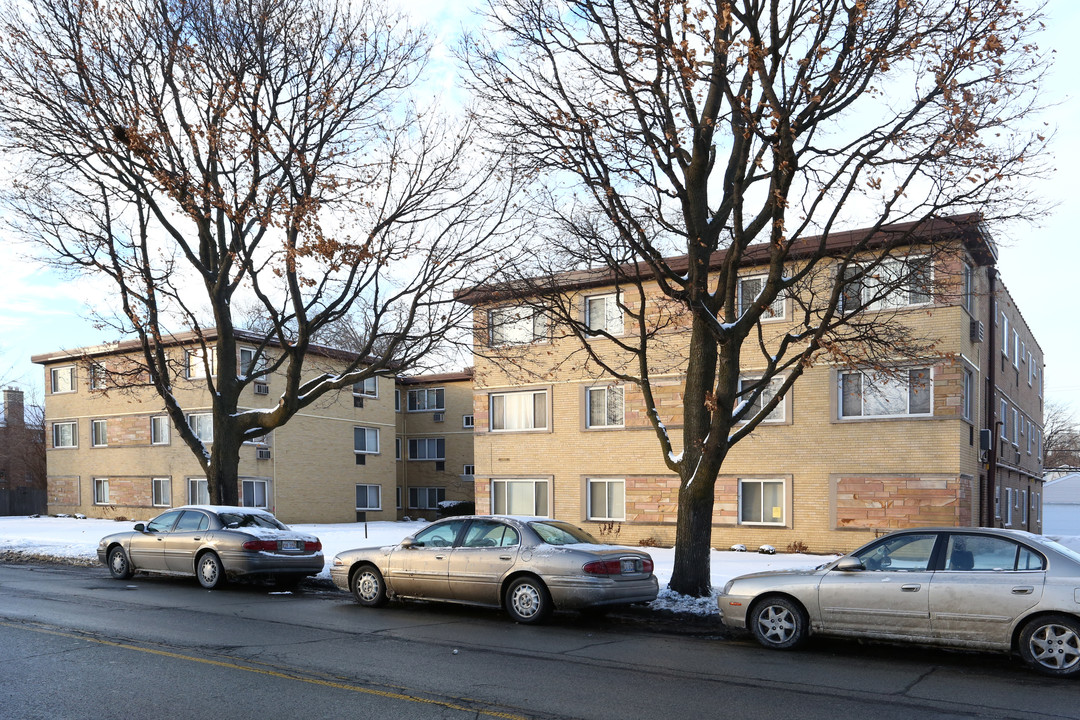 2001-2015 Howard St in Evanston, IL - Building Photo