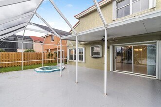 3138 W Buena Vista Dr in Margate, FL - Building Photo - Building Photo