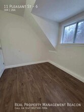 11 Pleasant St in Sunapee, NH - Building Photo - Building Photo