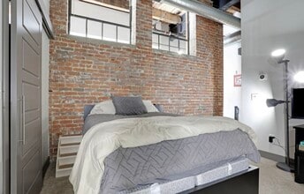 570 S Front St, Unit 110 at 570 Lofts in Columbus, OH - Foto de edificio - Building Photo