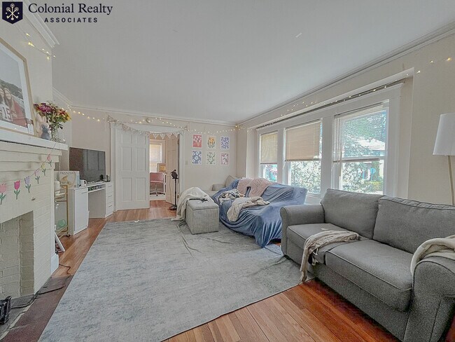 289 Foster St in Boston, MA - Building Photo - Building Photo