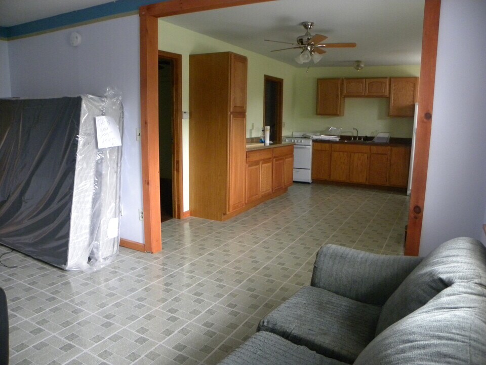2035 Dryden Rd, Unit Apartment 2 in Freeville, NY - Foto de edificio