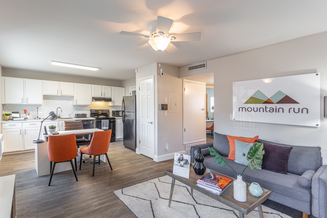 Mountain Run Apartment Homes in Orem, UT - Foto de edificio