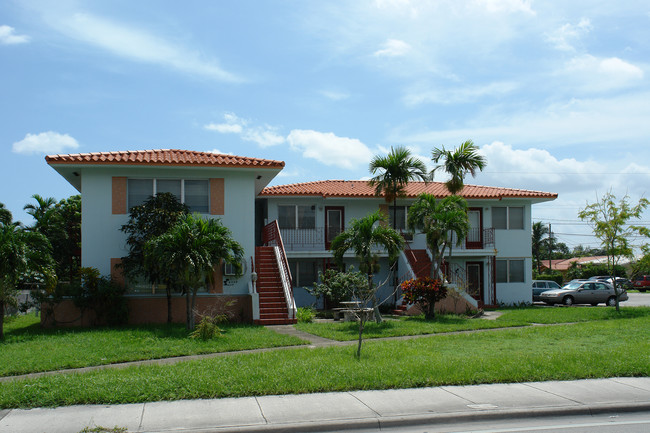 6330 W Flagler St in Miami, FL - Foto de edificio - Building Photo