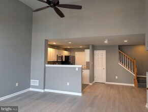 1891 Crescent Park Dr in Reston, VA - Building Photo - Building Photo