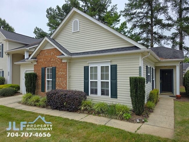 8844 Treyburn Dr in Charlotte, NC - Building Photo - Building Photo