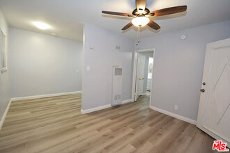 181 W Spazier Ave in Burbank, CA - Building Photo - Building Photo