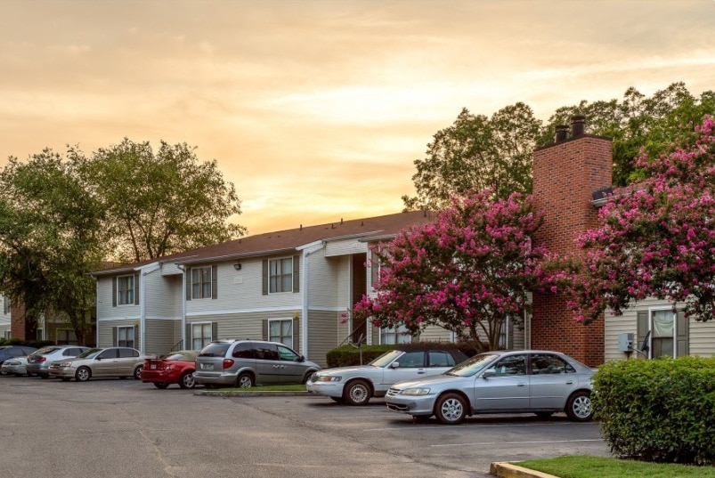 The Parkway in Memphis, TN - Building Photo