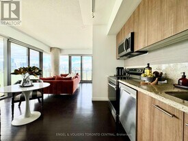 390 Cherry St in Toronto, ON - Building Photo