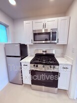 810 N Alvernon Way in Tucson, AZ - Building Photo