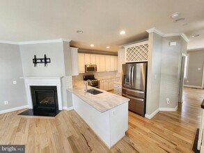 2 Maxwell Square in Frederick, MD - Building Photo - Building Photo