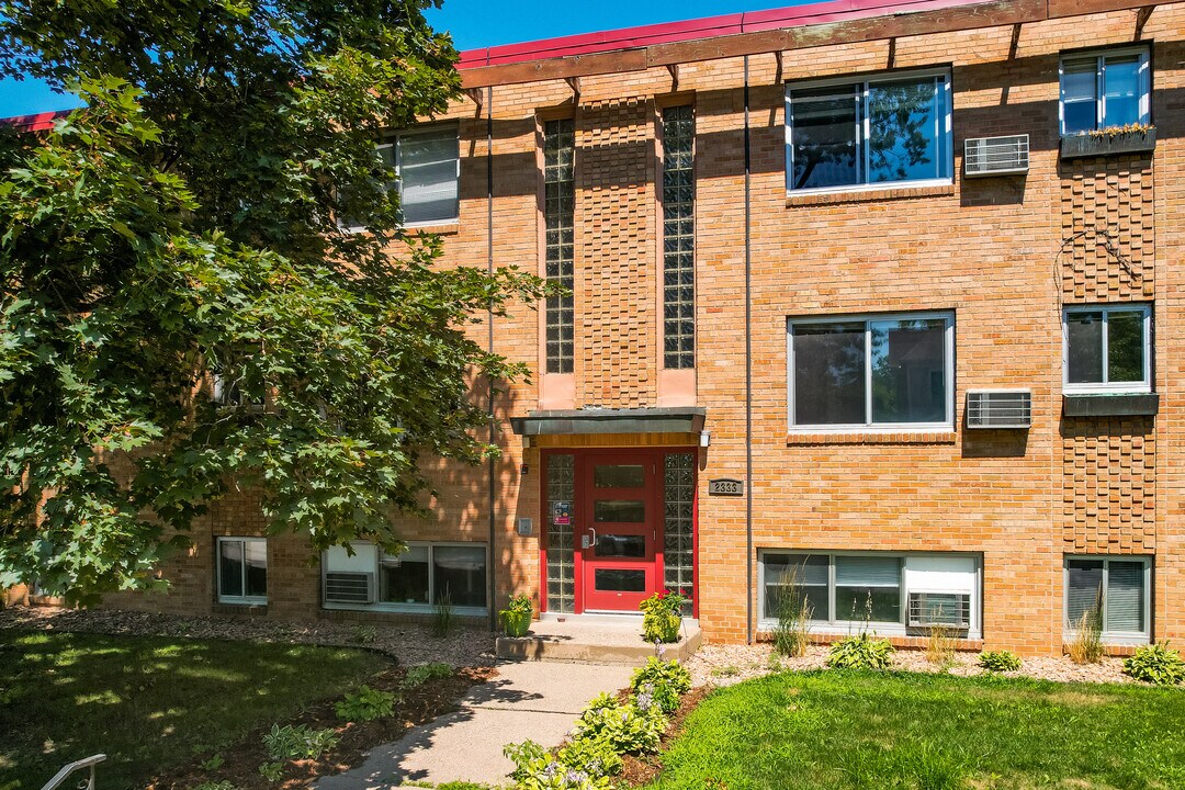 2333 Priscilla St of In the City Apartments in St. Paul, MN - Building Photo