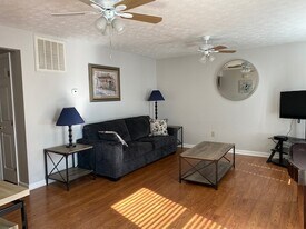 500 Brookfield Dr, Unit Brookfield Apt