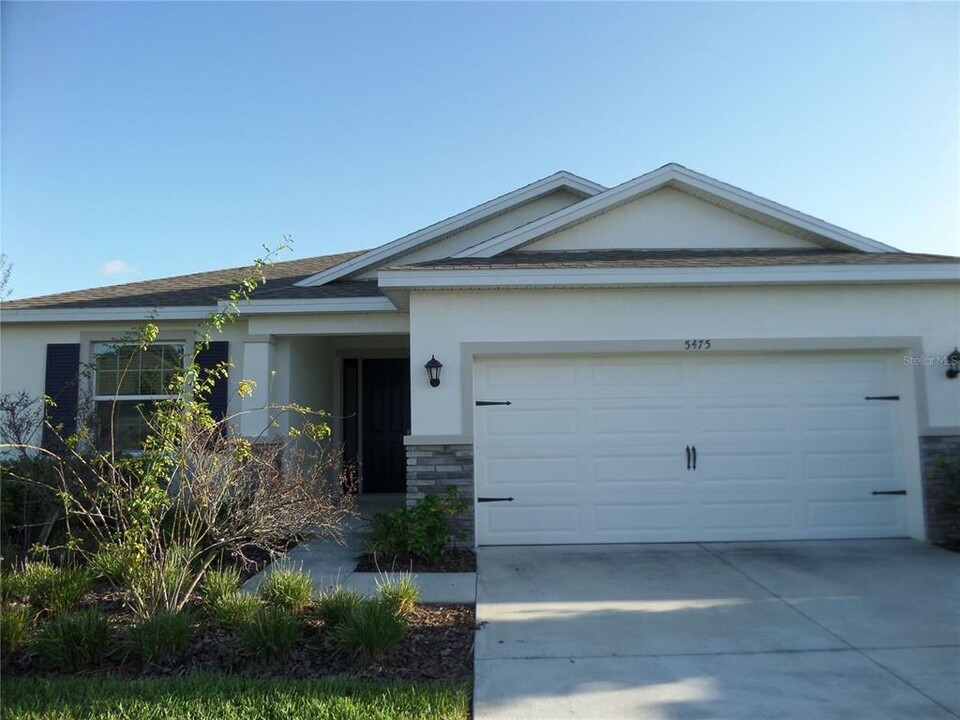 5475 Sunshine Dr in Wildwood, FL - Building Photo