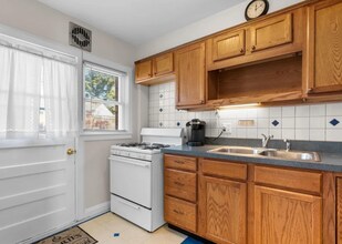 1420 Cedarcroft Rd in Baltimore, MD - Foto de edificio - Building Photo