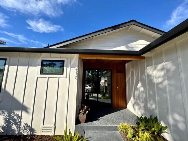 1910 Raymond Ln in Oceanside, CA - Building Photo - Building Photo