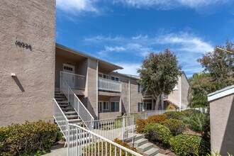 Mirabella Point in San Diego, CA - Building Photo - Building Photo