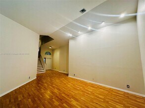 10561 NW 11th Ct in Plantation, FL - Building Photo - Building Photo