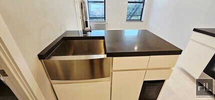 Stanton Street in New York, NY - Building Photo - Building Photo