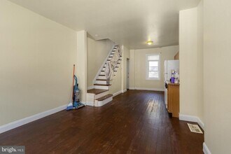 1331 S Hollywood St in Philadelphia, PA - Building Photo - Building Photo
