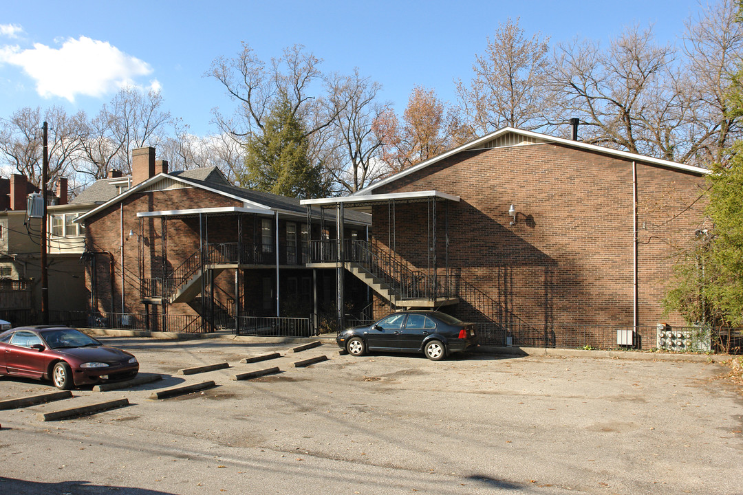 2124 Cherokee Pky in Louisville, KY - Foto de edificio