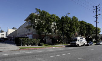 Tarzana Courtyard Apartments