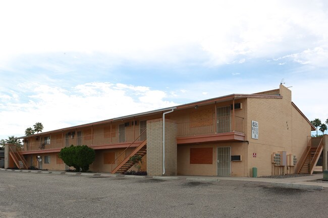 626 N Dodge Blvd