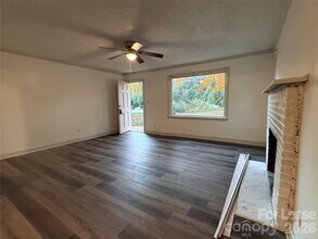 9225 Moores Chapel Rd in Charlotte, NC - Building Photo - Building Photo