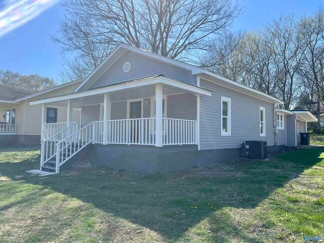 property at 700 S Houston St