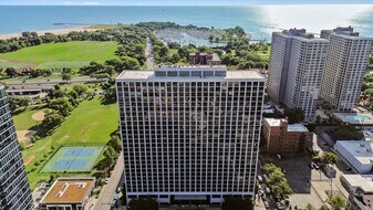 4343 N Clarendon Ave in Chicago, IL - Building Photo