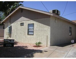 211 Zinc St in Henderson, NV - Building Photo