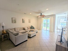 7770 Moonstone Dr in Sarasota, FL - Building Photo - Building Photo