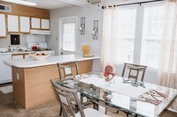 Building Photo - Midtown Oaks Townhomes Apartamentos in Mobile, Alabama