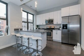 2151 W Division St in Chicago, IL - Foto de edificio - Building Photo