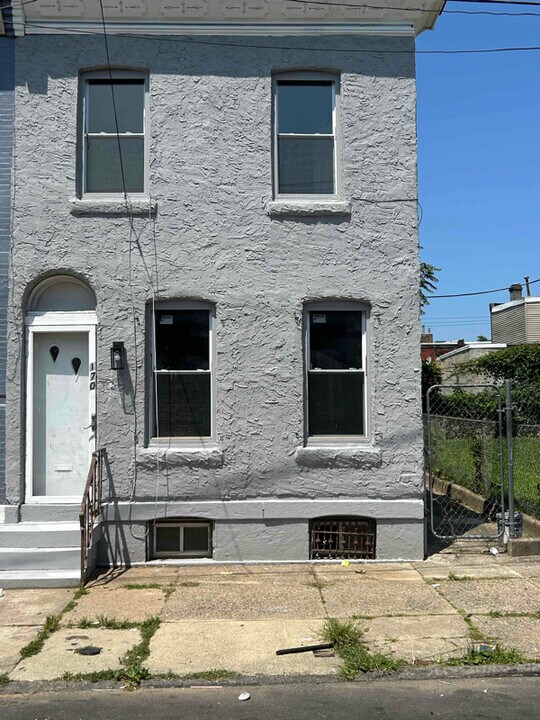 1705 W Juniata St in Philadelphia, PA - Building Photo
