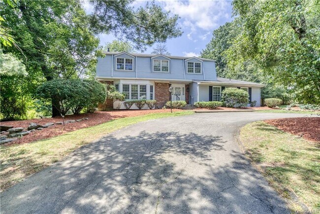 property at 7 Keri Ln