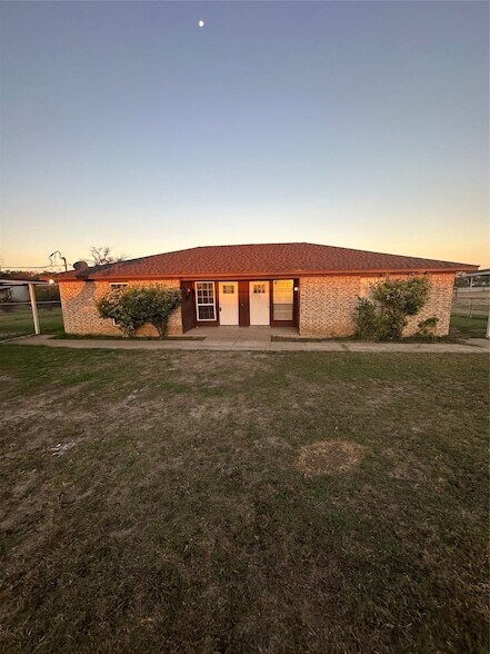 120 Don Propp Rd in Azle, TX - Building Photo