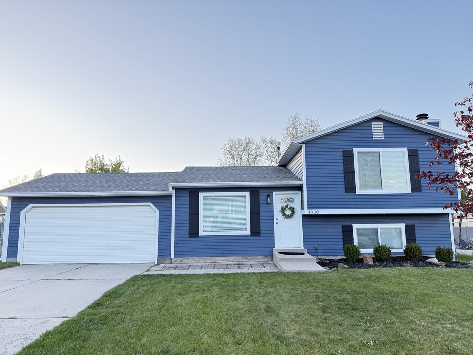 4920 W Gaskill Way in West Jordan, UT - Building Photo