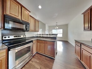 439 W Rustling Leaves Ln in Roebuck, SC - Building Photo - Building Photo