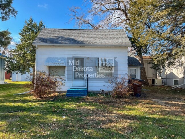 property at 813 N Sanborn Blvd