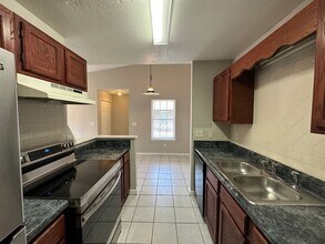 8300 Country Walk Dr in Pensacola, FL - Building Photo - Building Photo