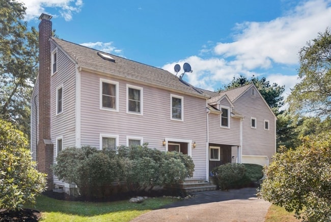 property at 9 Gennaro Cir