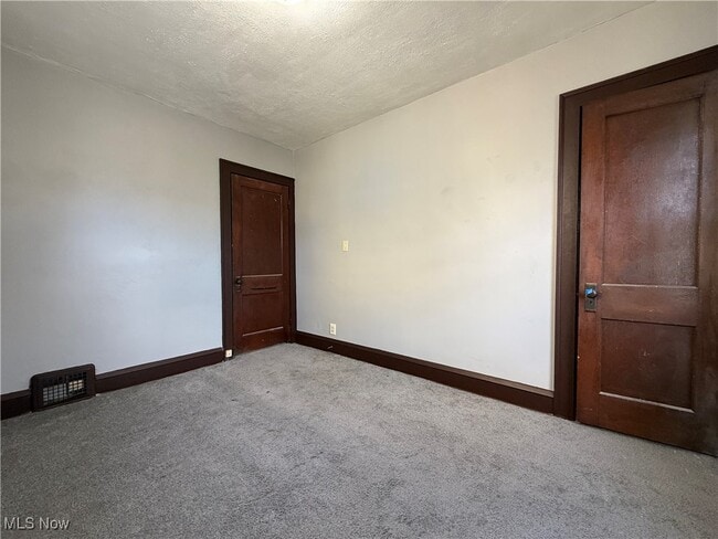 property at 4024 E 143rd St