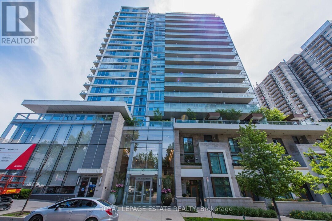 170-170 Avenue Rd in Toronto, ON - Building Photo