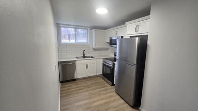 9 Connaught Ave in Moncton, NB - Building Photo - Building Photo