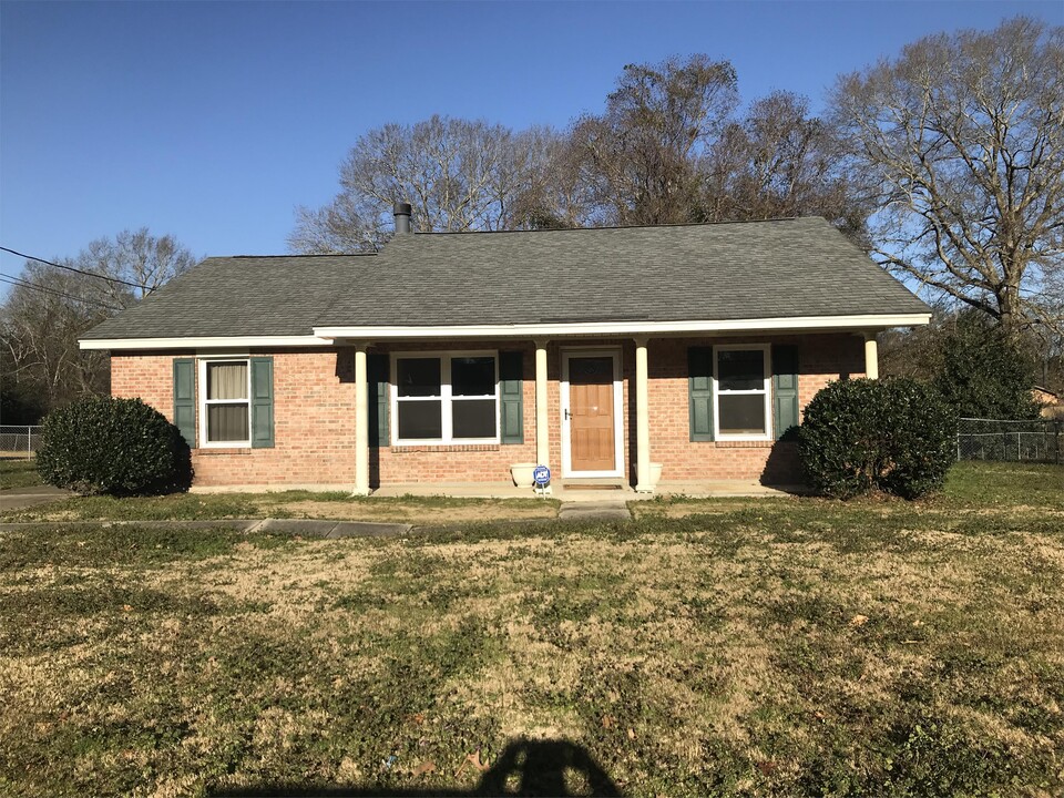 249 Townsend Dr in Montgomery, AL - Building Photo