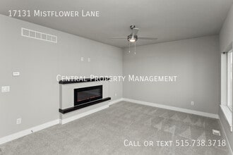17131 Mistflower Ln in Urbandale, IA - Building Photo - Building Photo