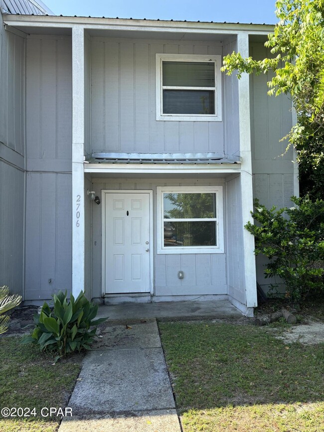 2706 E 17th St in Panama City, FL - Building Photo - Building Photo